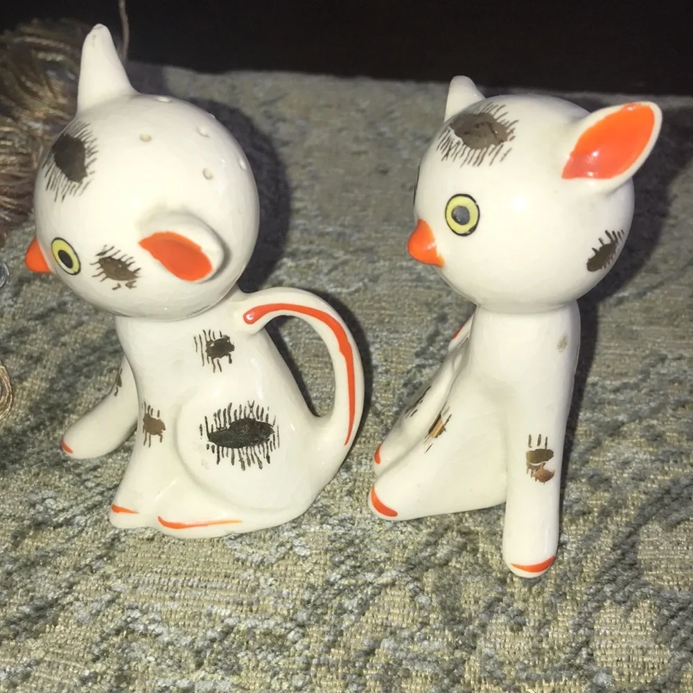 Japan Vintage MCM 1960’s Salt and Pepper Set Orange and Gold Cat Figurines